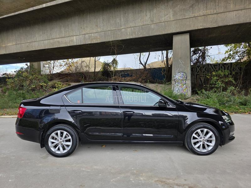 Škoda Octavia 1.6 TDI STYLE