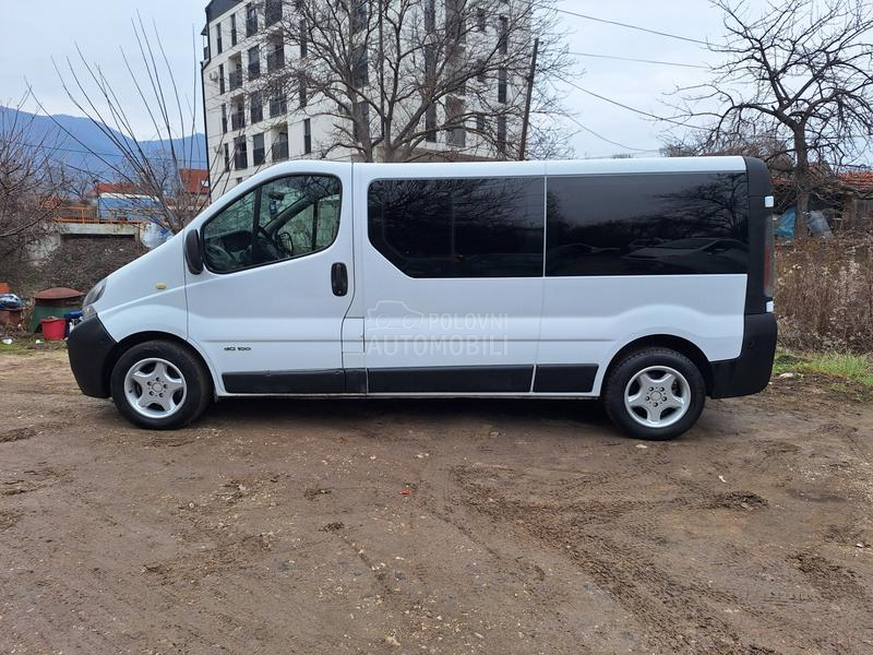 Renault Trafic dci 100 passenger long