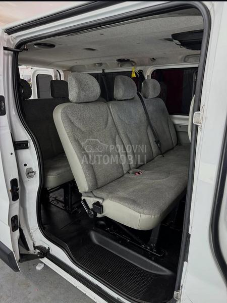 Renault Trafic dci 100 passenger long