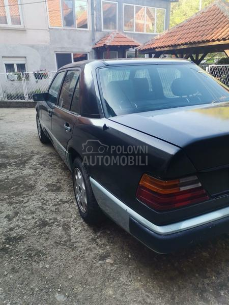 Mercedes Benz W124 250D