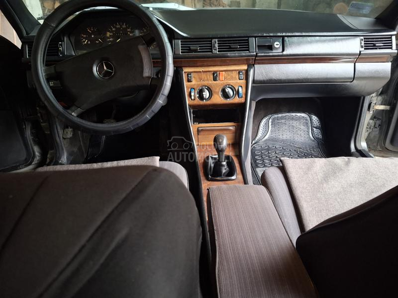 Mercedes Benz W124 250D