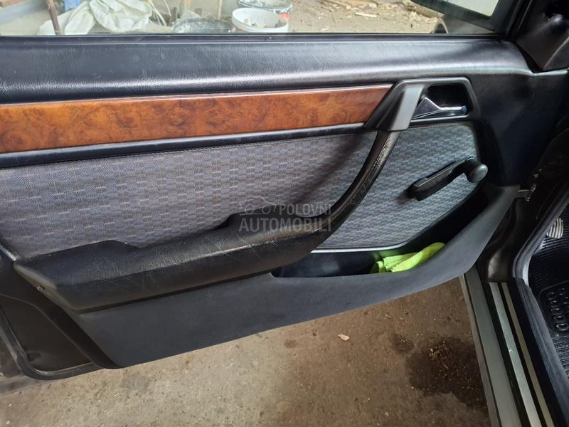 Mercedes Benz W124 250D