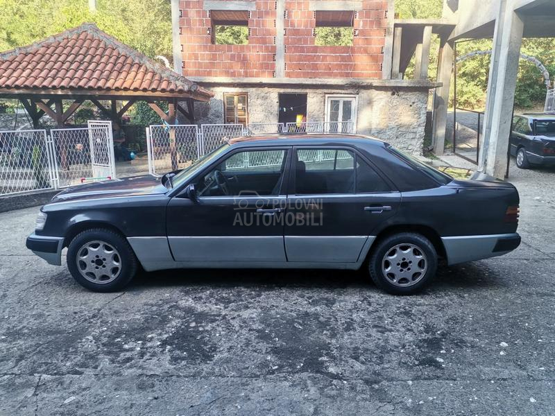 Mercedes Benz W124 250D
