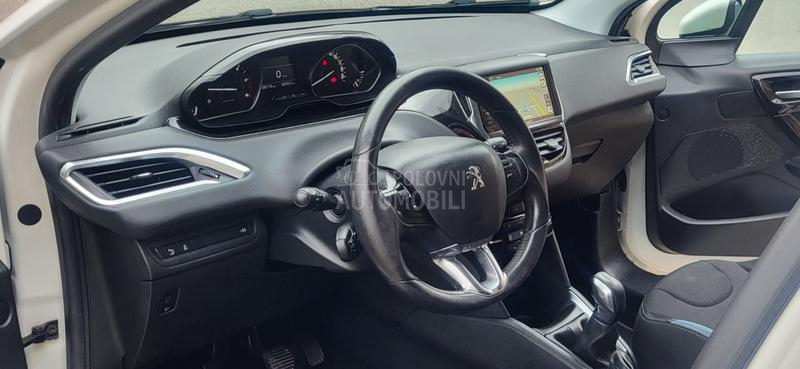 Peugeot 208 1.4 HDI LED-N.A.V.I