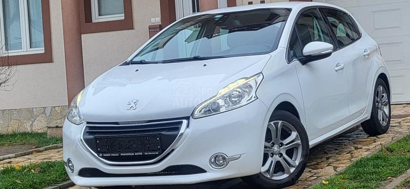 Peugeot 208 1.4 HDI LED-N.A.V.I