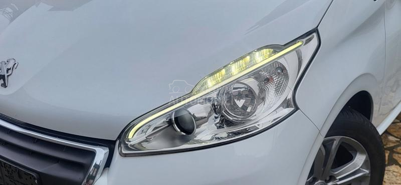 Peugeot 208 1.4 HDI LED-N.A.V.I