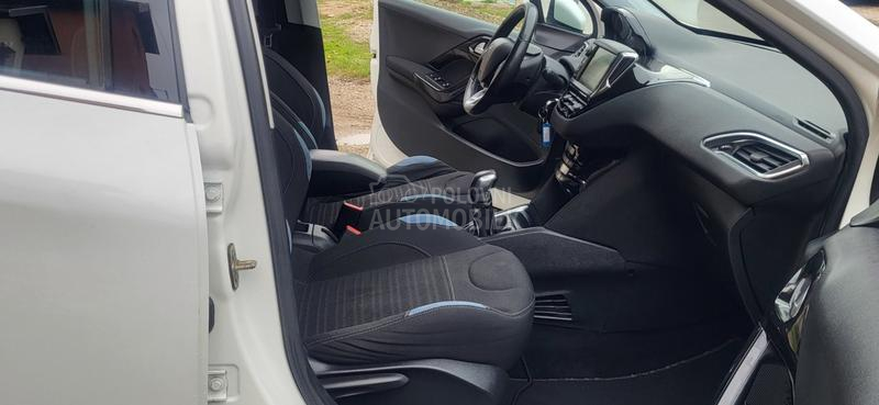 Peugeot 208 1.4 HDI LED-N.A.V.I