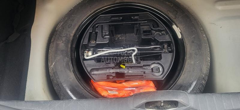 Peugeot 208 1.4 HDI LED-N.A.V.I