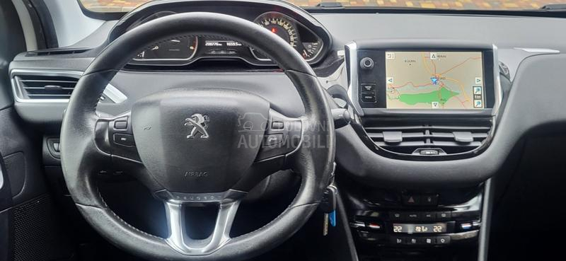Peugeot 208 1.4 HDI LED-N.A.V.I