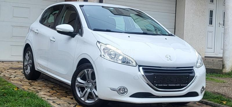 Peugeot 208 1.4 HDI LED-N.A.V.I