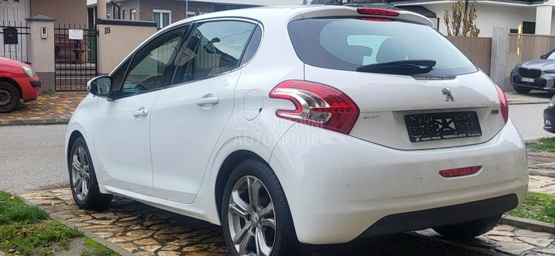 Peugeot 208 1.4 HDI LED-N.A.V.I