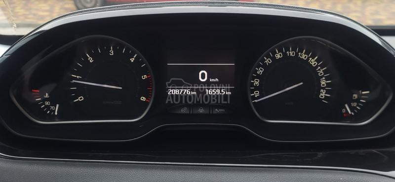 Peugeot 208 1.4 HDI LED-N.A.V.I