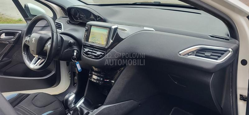 Peugeot 208 1.4 HDI LED-N.A.V.I