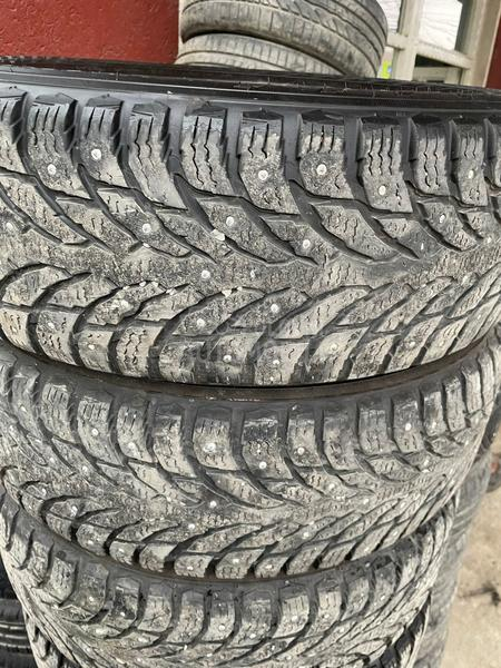 Nokian 215/65 R17 Zimska