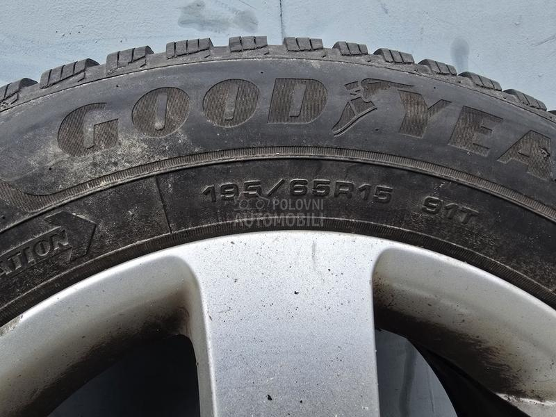 Goodyear 195/65 R15 Zimska
