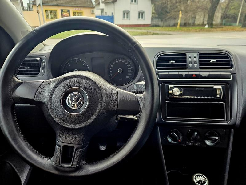 Volkswagen Polo 1.6 LUTKICAA
