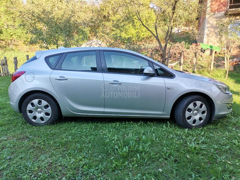 Opel Astra J 1.6