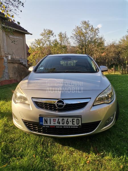 Opel Astra J 1.6