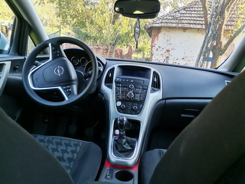 Opel Astra J 1.6