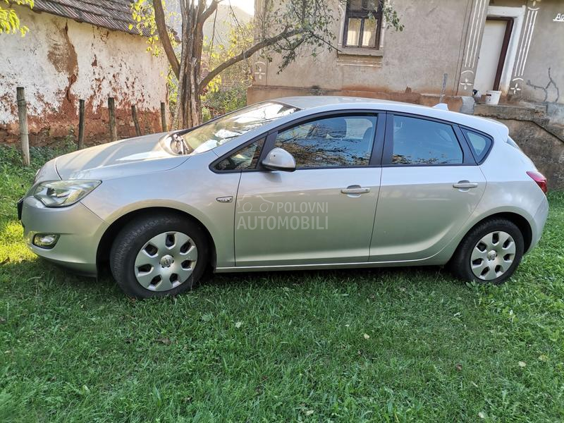 Opel Astra J 1.6