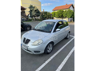 Lancia Ypsilon 