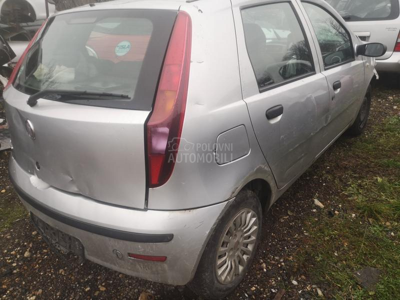 Fiat Punto 2010. god. -  kompletan auto u delovima