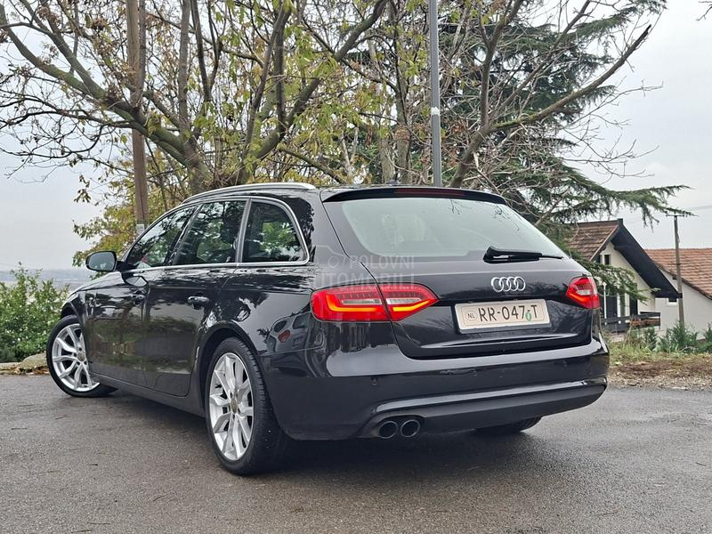 Audi A4 2.0  S - line