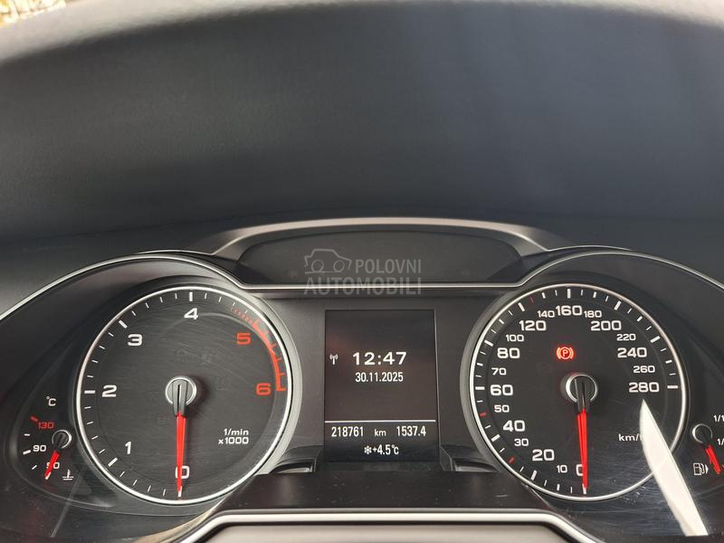 Audi A4 2.0  S - line