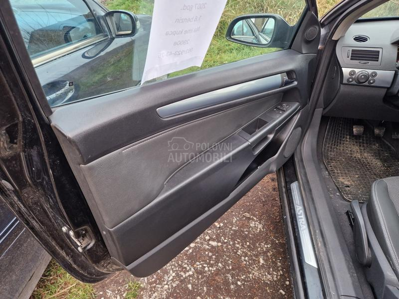 Opel Astra H 1.6  GTC COSMO