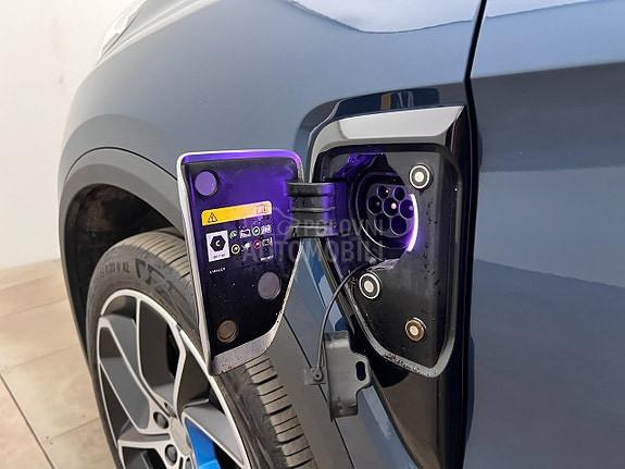 Lynk & Co 01 plug in