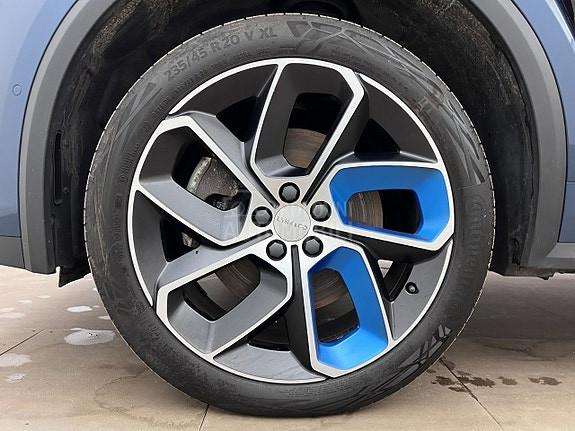 Lynk & Co 01 plug in