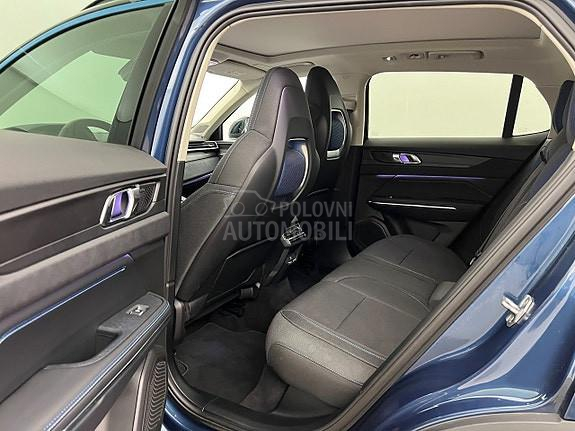 Lynk & Co 01 plug in