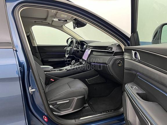 Lynk & Co 01 plug in