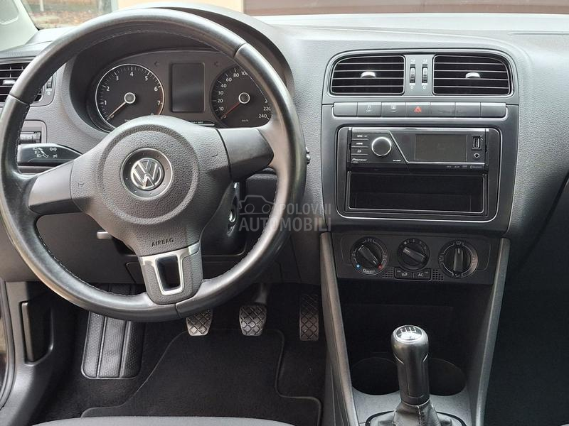 Volkswagen Polo 1.4B   L E P O T A N