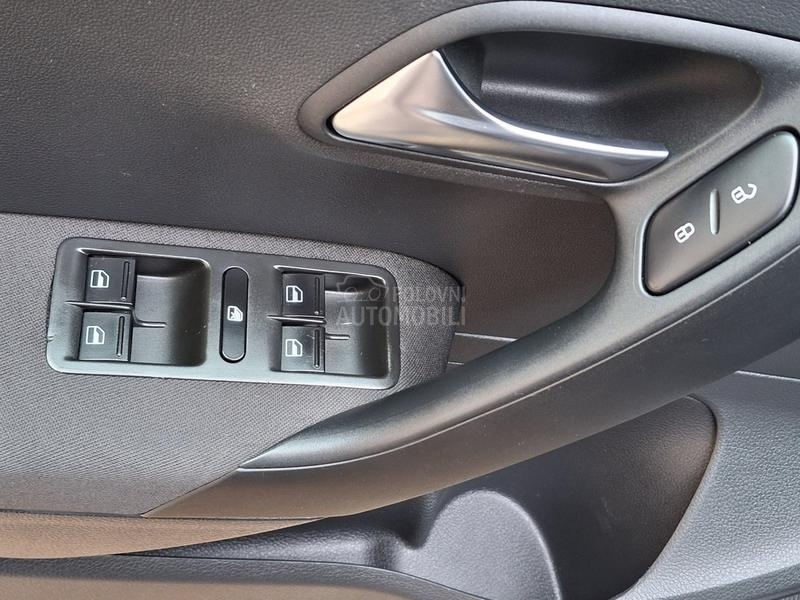 Volkswagen Polo 1.4B   L E P O T A N