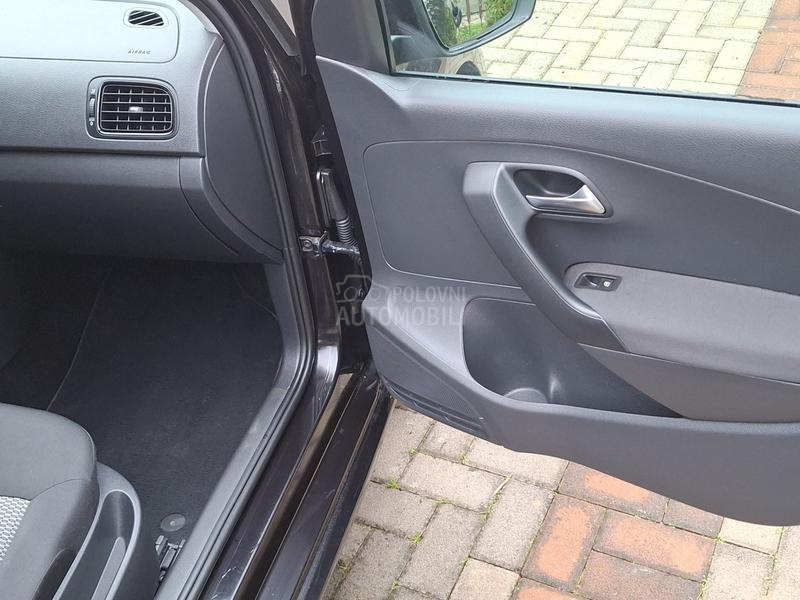 Volkswagen Polo 1.4B   L E P O T A N