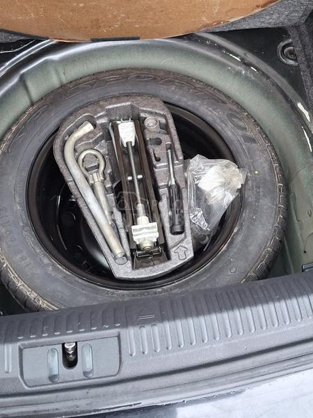 Volkswagen Polo 1.4B   L E P O T A N