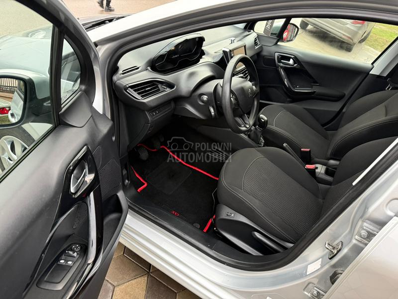 Peugeot 208 1.2 ben /T O P/
