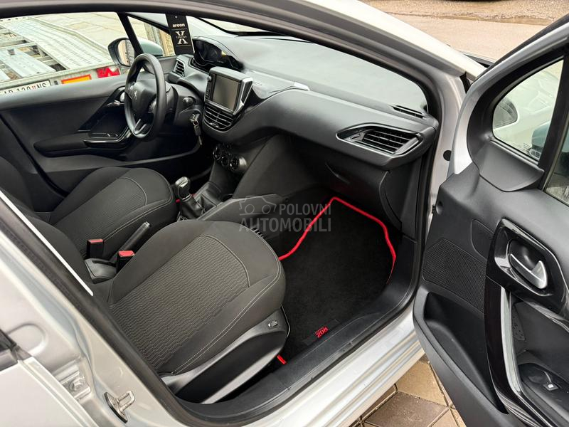 Peugeot 208 1.2 ben /T O P/