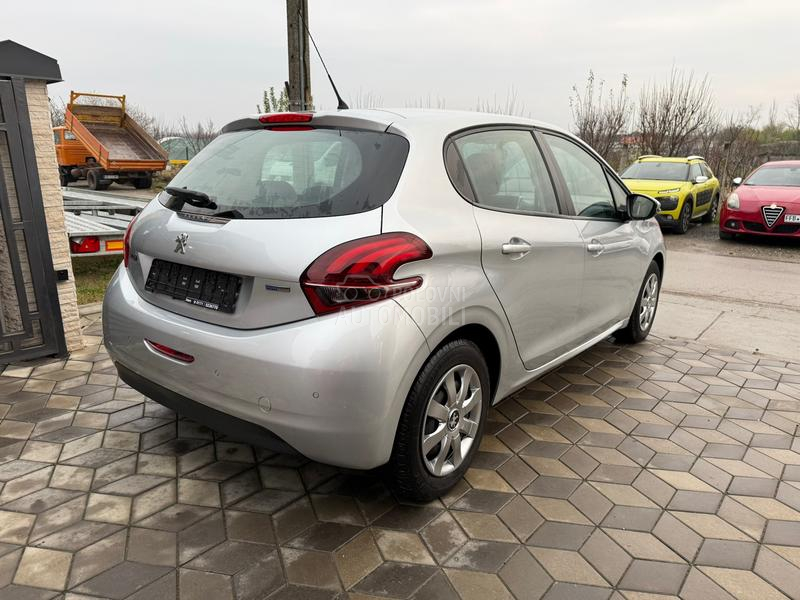 Peugeot 208 1.2 ben /T O P/