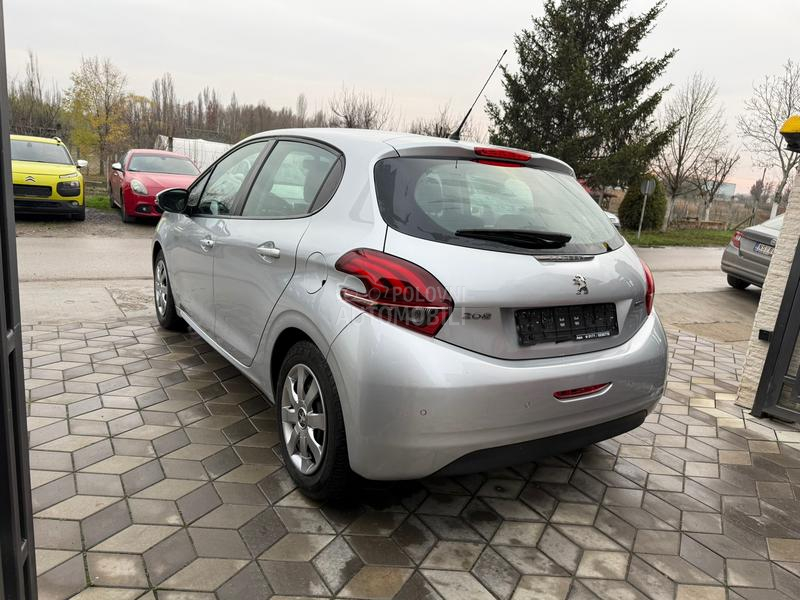 Peugeot 208 1.2 ben /T O P/