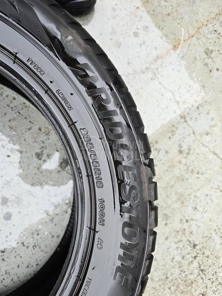 Bridgestone 235/55 R18 Zimska