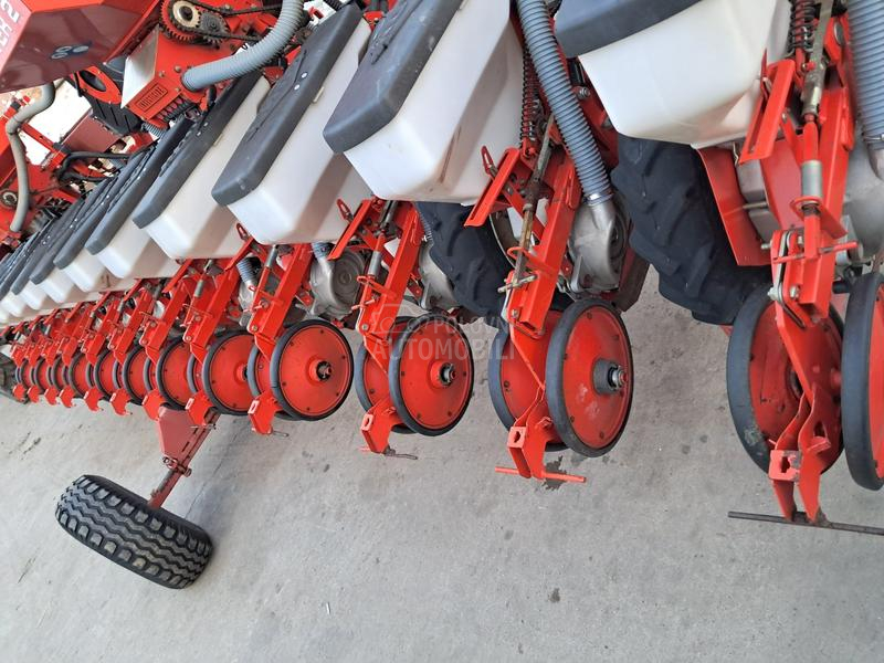 Kuhn planter 2