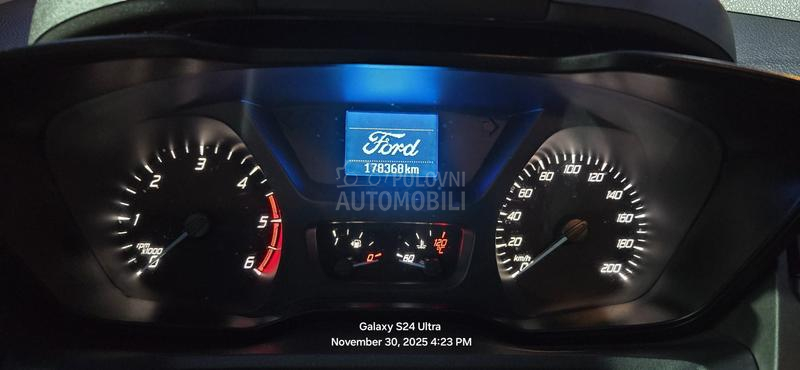 Ford Transit Custom 9 Sedista K L I M A