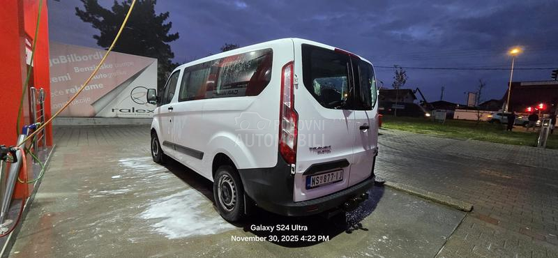 Ford Transit Custom 9 Sedista K L I M A