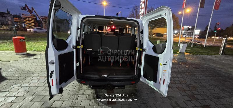 Ford Transit Custom 9 Sedista K L I M A