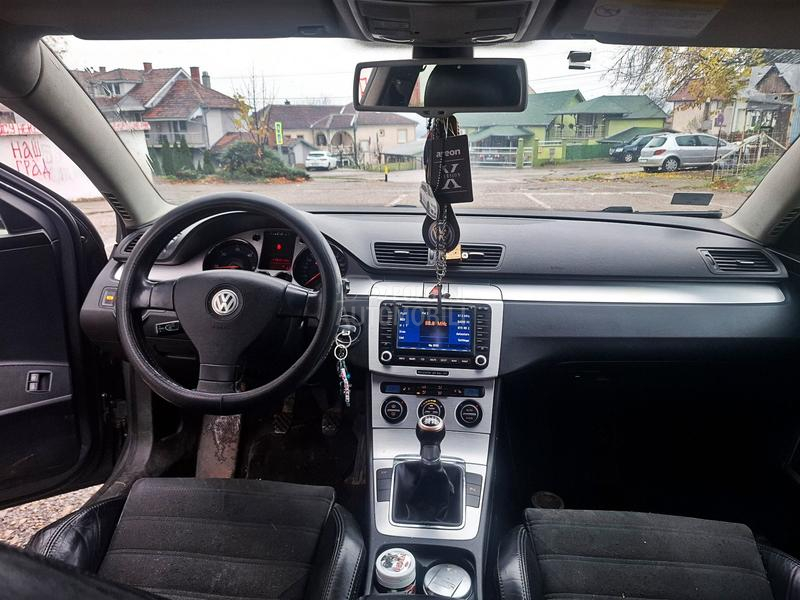 Volkswagen Passat B6 COMFORTLINE 2.0 TDI