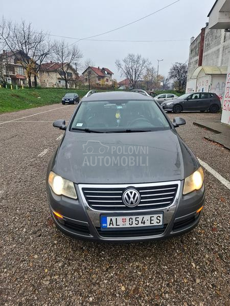 Volkswagen Passat B6 COMFORTLINE 2.0 TDI