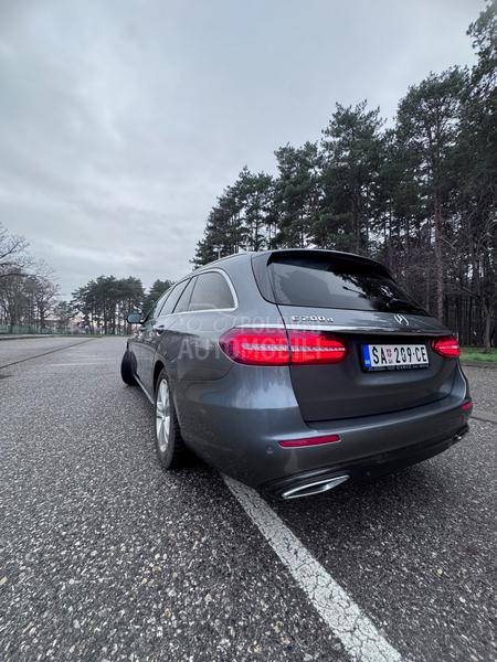 Mercedes Benz E 200 2.0