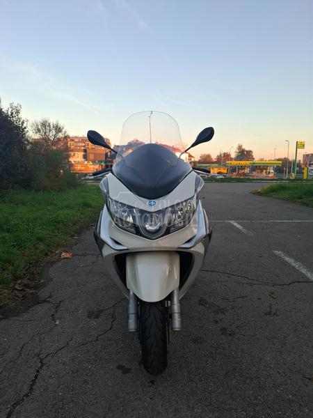 Piaggio X10